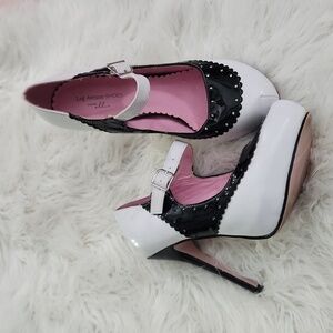 Leg Avenue Ellie size 9 high heel Mary Jane platform black patent super cute